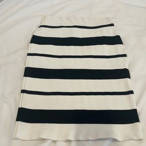 BCBGMAXAZRIA body con skirt
